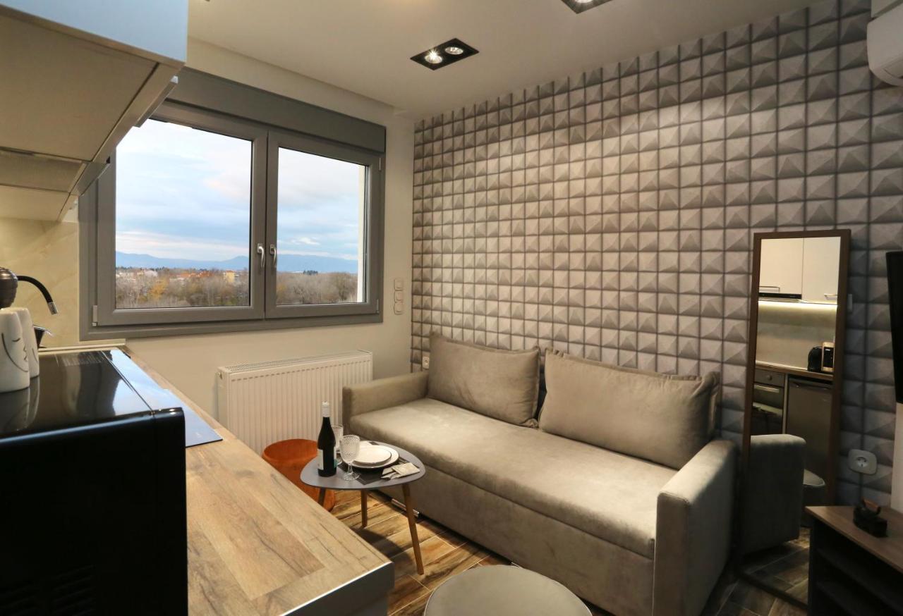 La Larissa Luxury Apartments Dafne Exteriör bild